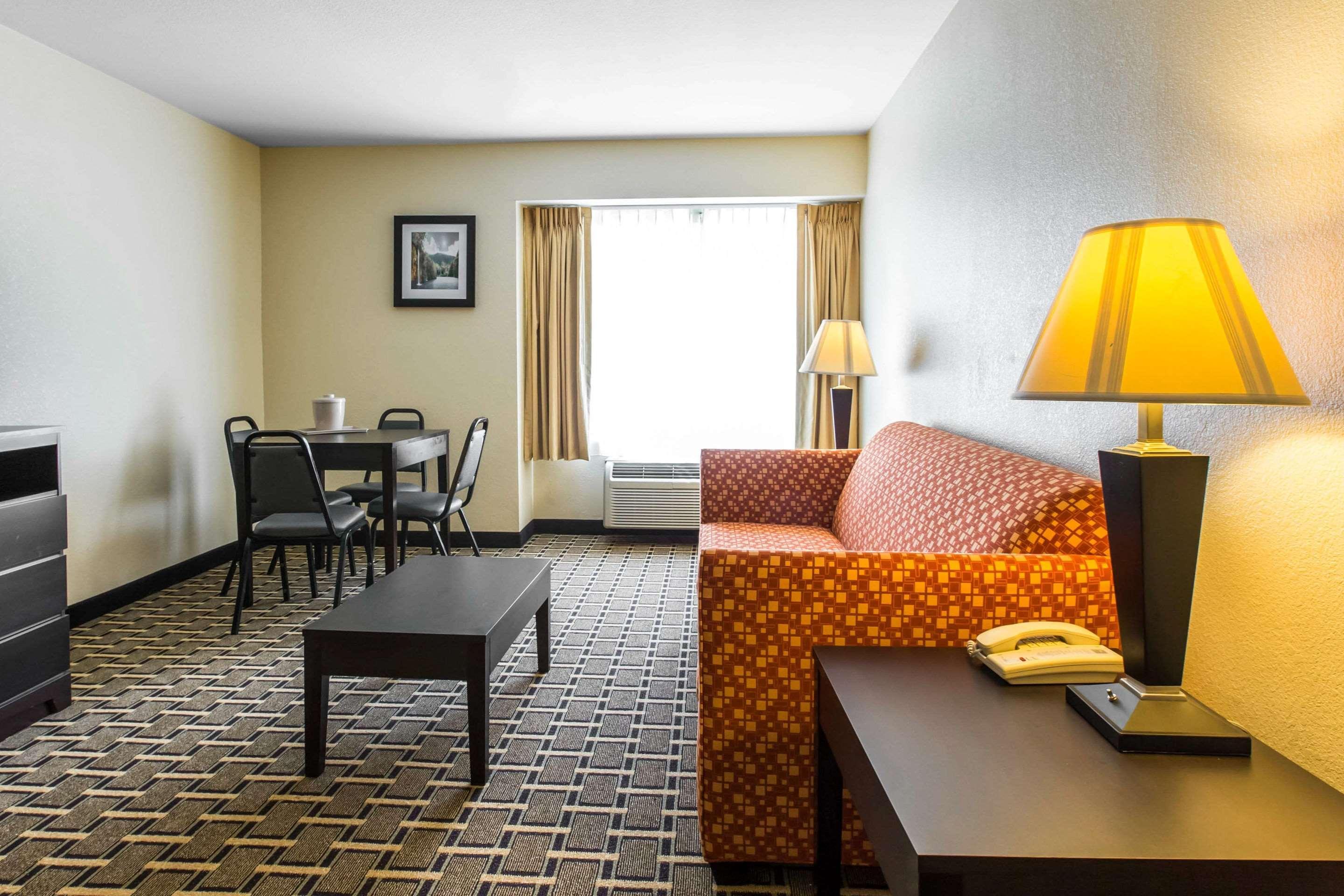 Quality Inn West Of Asheville Canton Bagian luar foto